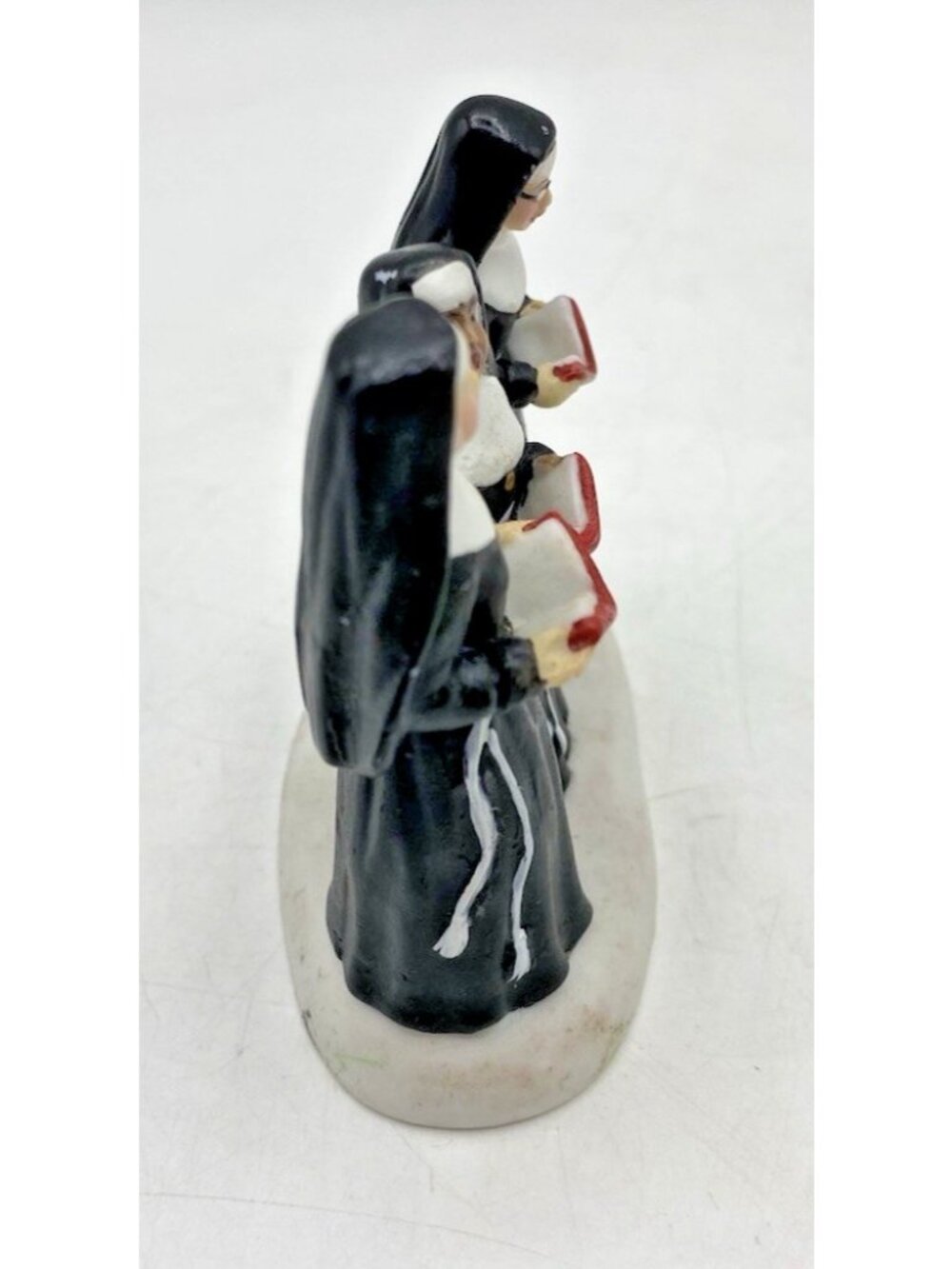 Dept 56 Praise In Perfect Harmony CIC Nuns Singing Holiday Village Christmas - Picture 3 of 12